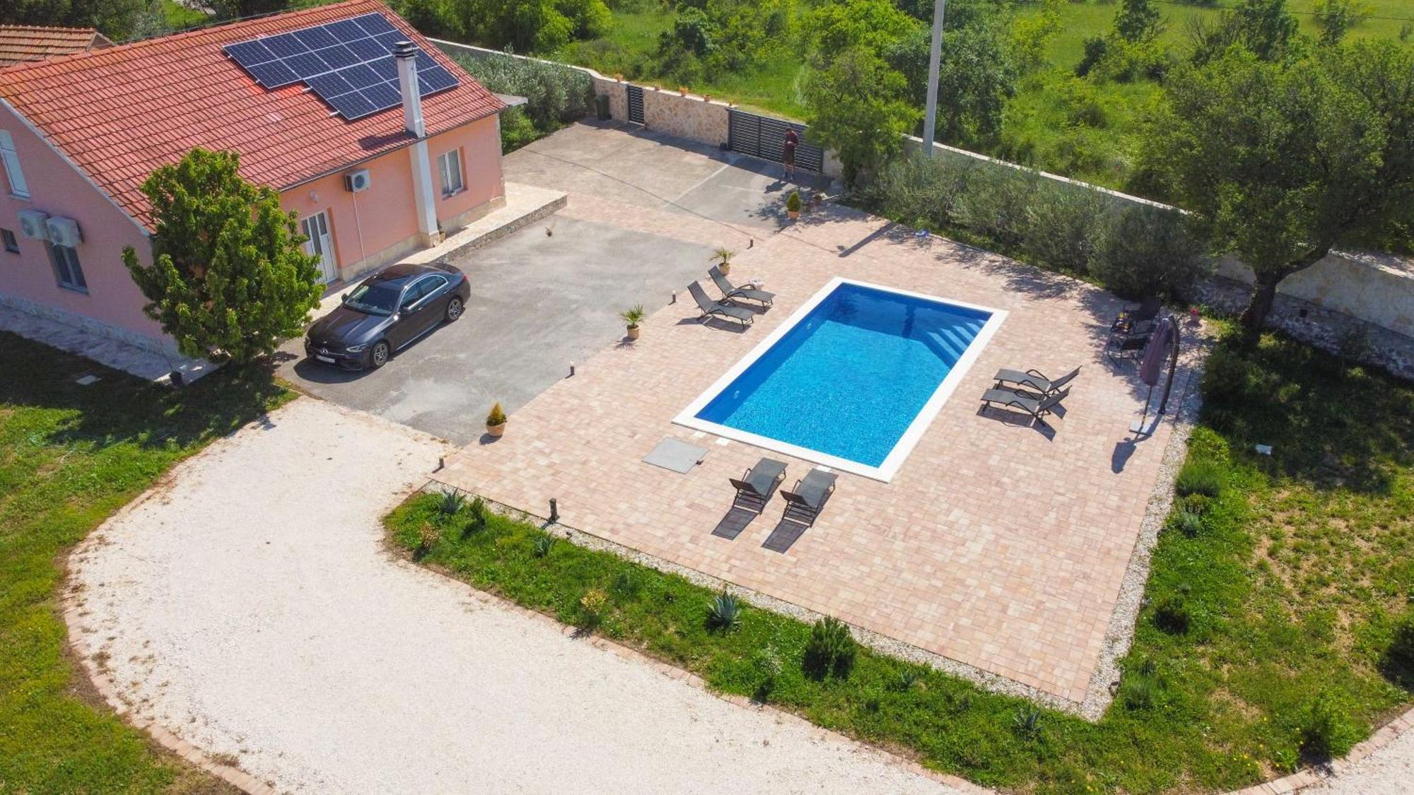 Iris Holiday Home Trbounje Esterno foto
